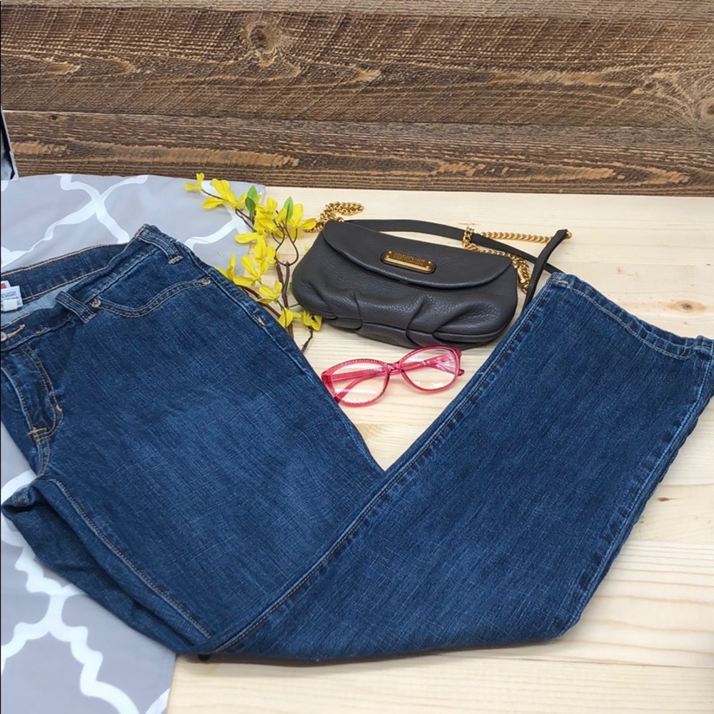 GAP Straight Fit Jeans. NWOT.